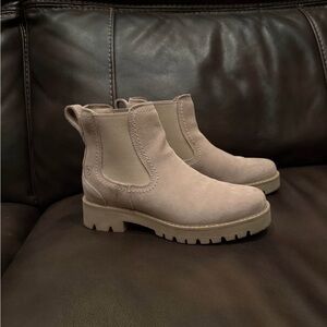 Women’s ariat Chelsea Boots